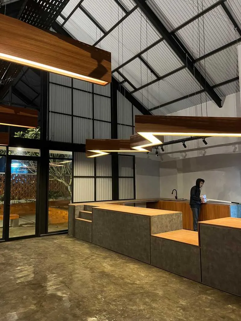 Instalasi CCTV online dan jaringan di Frekuensi Cafe 2.0 oleh Nova Pure Tech